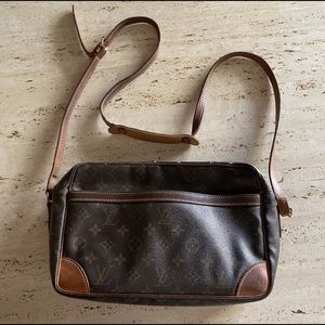 Louis Vuitton Shoulder Bag